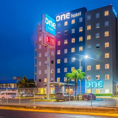 One Monterrey Aeropuerto Hotel Apodaca Exterior foto
